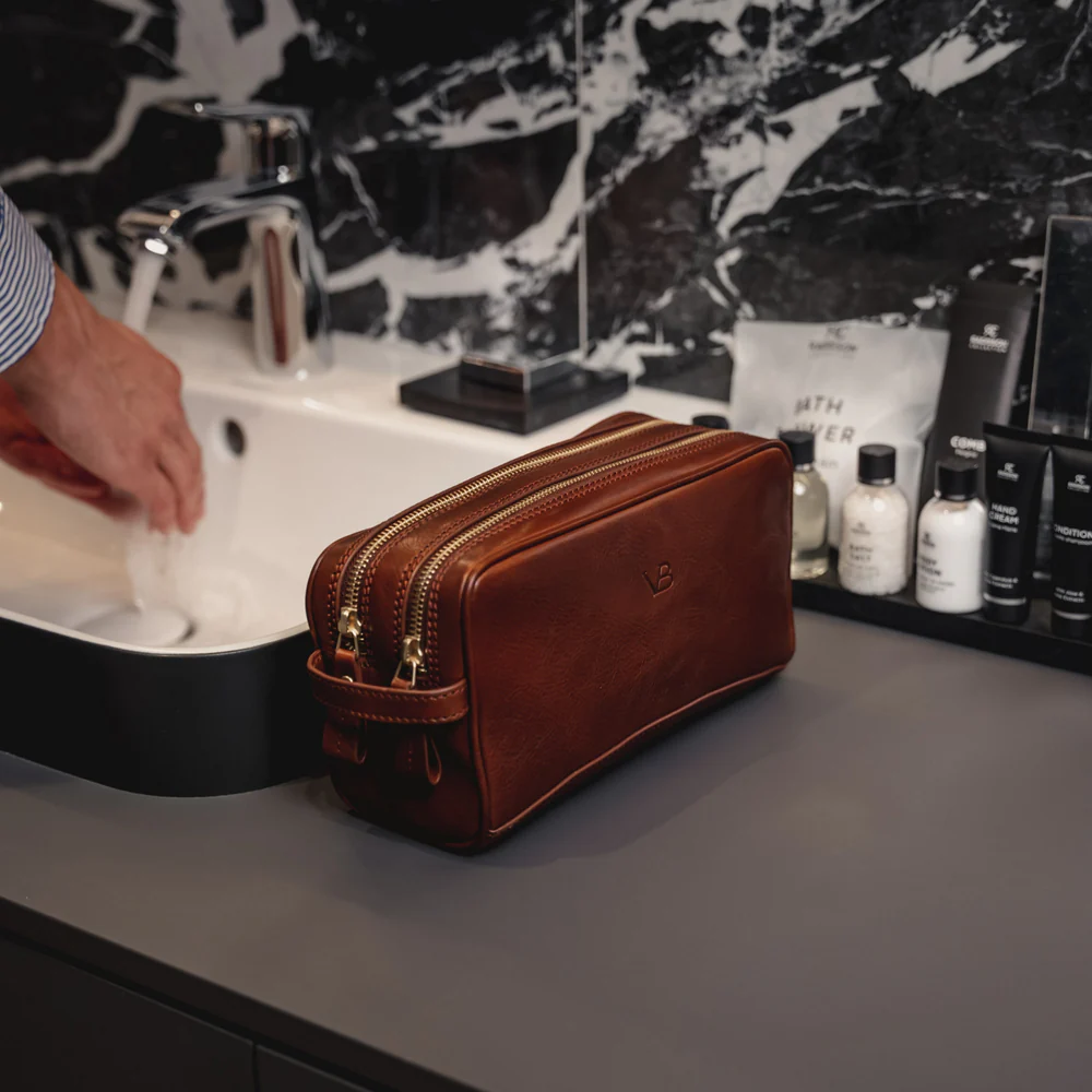  von Baer Leather Wash Bag